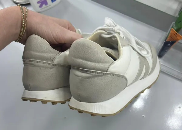 MIA sneakers - Image 6
