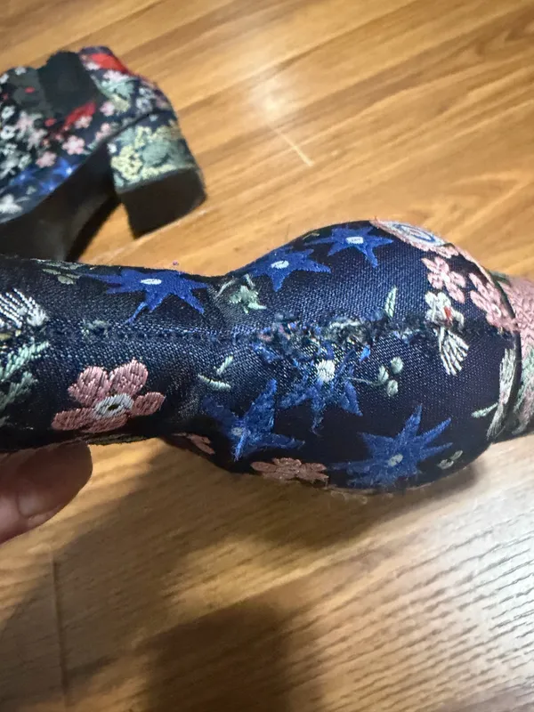 Indigo Rd. embroidered floral ankle booties block heel size 8. - Image 6