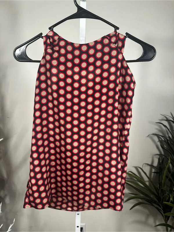 X299. Banana Republic Sleeveless Polka Dot Tie-Front Blouse in Red and Cream - Image 4