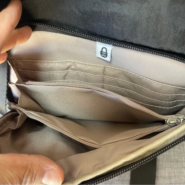 Baggallini crossbody bag - Image 5