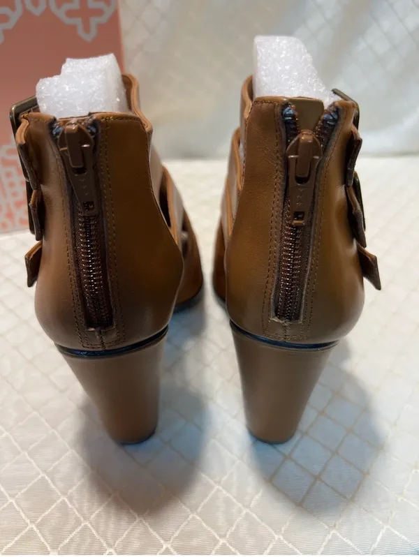 Gianni Bini Peep Toe tan leather Heel Booties with Ankle Buckle: Size 7.5 - Image 5