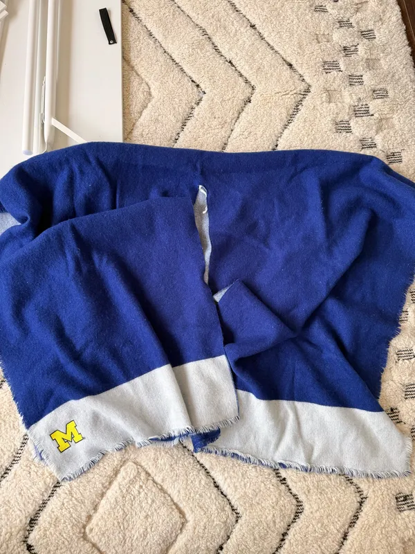 U of Michigan knit poncho - Image 2