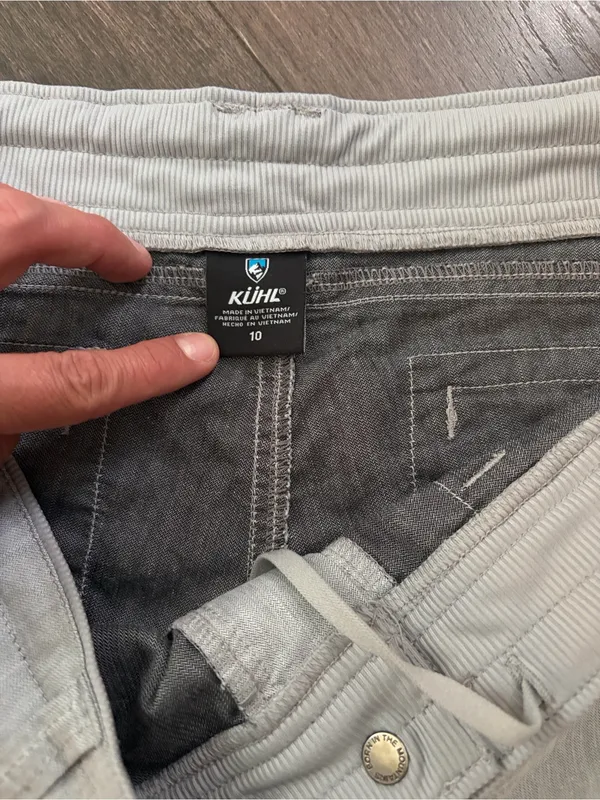 Kuhl Light Gray Women's Utility Bermuda Shorts 10 - Image 2