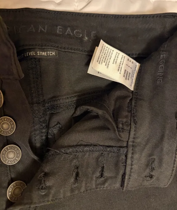 American Eagle Distressed Skinny Jeans - Image 5