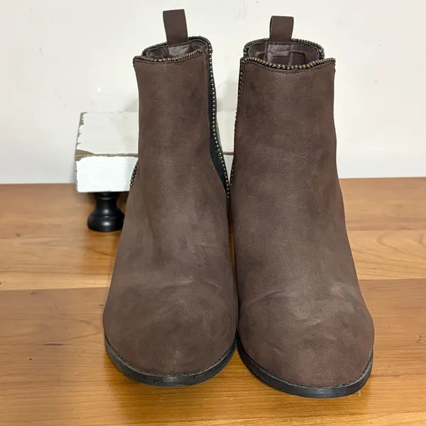 Maurices Rebel Brown Faux Suede Floral Embossed Ankle Boots 10M 111972-REBEL - Image 4