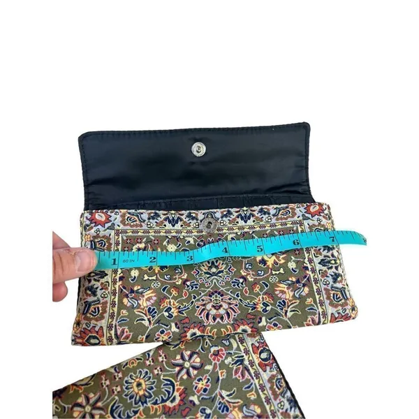 Tapestry pattered trifold wallet with matching checkbook cover - Image 8