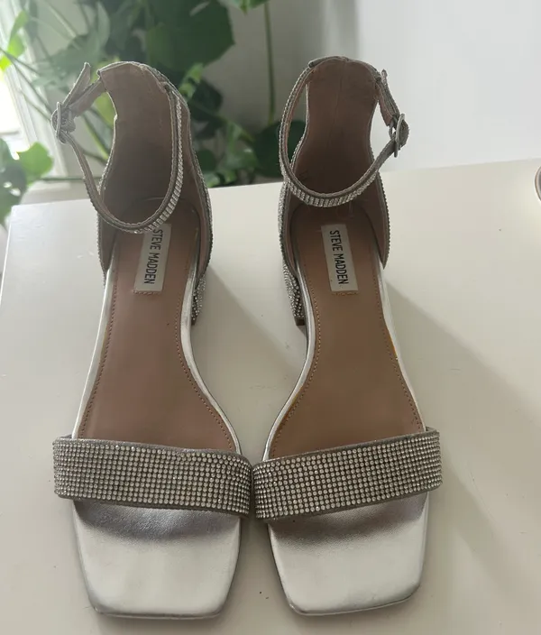 Heels Size 8 - Image 2