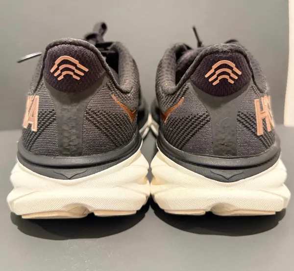 Women’s HOKA One Clifton 9 Running Shoes Size 6 - Image 3
