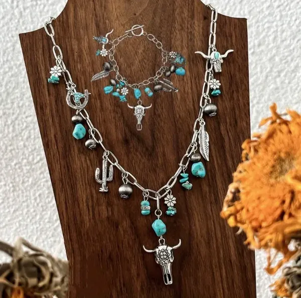 Southwestern turquoise and silver necklace and bracelet set - Image 5