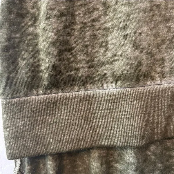 ⭐️Abound green vintage looking high low long sleeve vneck sweater size XS - Image 8