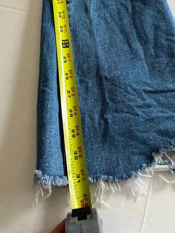 Vervet Flying Monkey Sz 25 mid-rise flare jeans distressed & raw hem pockets - Image 6