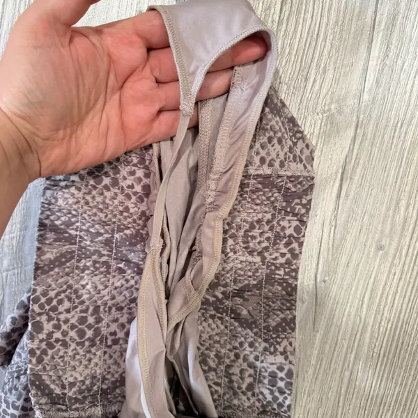 Vitality Balance Athletica M High Rise Breeze Shorts Gray Snake Print Lined Run - Image 12