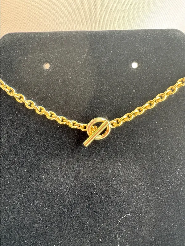 Juicy Couture Gold Tone Charm Necklace with Heart, Key, Lock, and Horseshoe Pendants - Image 3