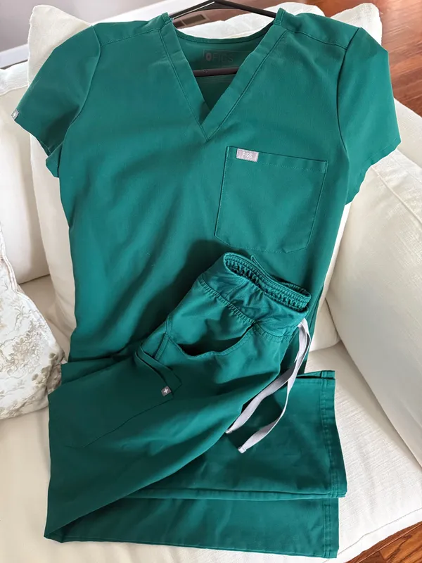 Figs Hunter Green Scrub Set XXS Catarina & Kade Cargo - Image 2