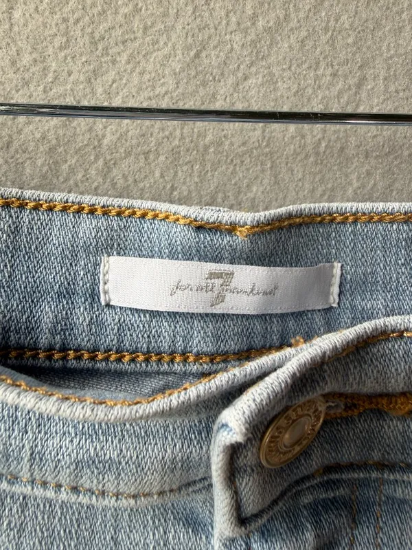 7 For All Mankind Light Wash Cropped Bootcut Jeans Size 31 High Rise Raw Hem‎ - Image 4