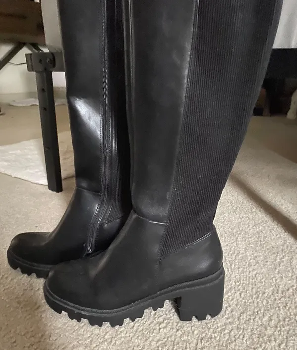boots Black Size 7.5 - Image 2