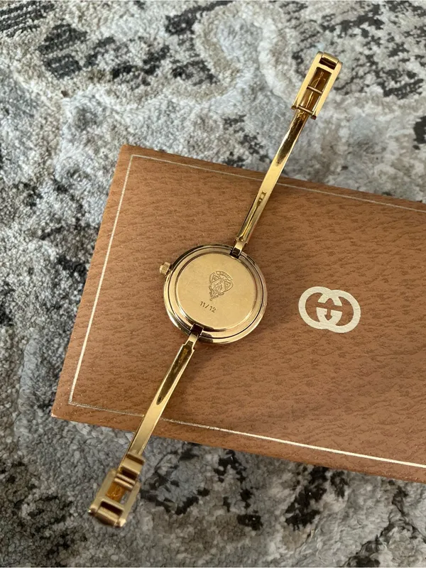 Beautiful Gucci Watch set with Interchangeable Color Bezels🔥🔥🔥 - Image 13