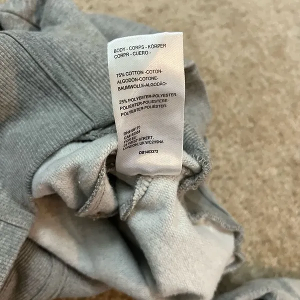 Urban Outfitters Heather Gray Cropped, Ribbed Sweatshirt - Image 5