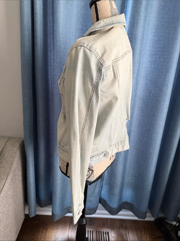 Mudd Distressed Denim Jean Jacket Women’s Size Large Blue Jean Jacket Y2K Style - Image 6