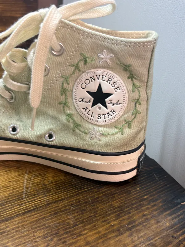 Converse green floral embroidered high top sneakers size W7 - Image 5