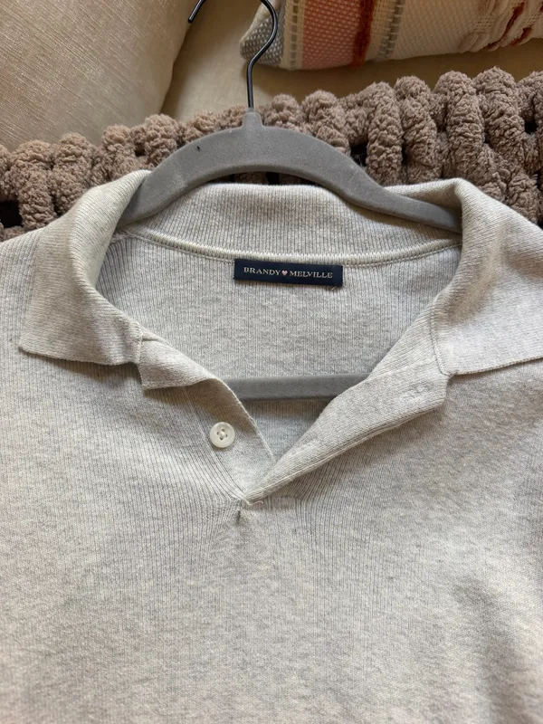 Brandy Melville Grey Sweater - Image 3