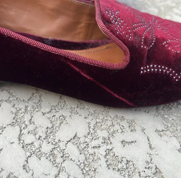 Schutz Burgundy Velvet Loafers Size 6 B Studded Slip On Flats Preppy - Image 3