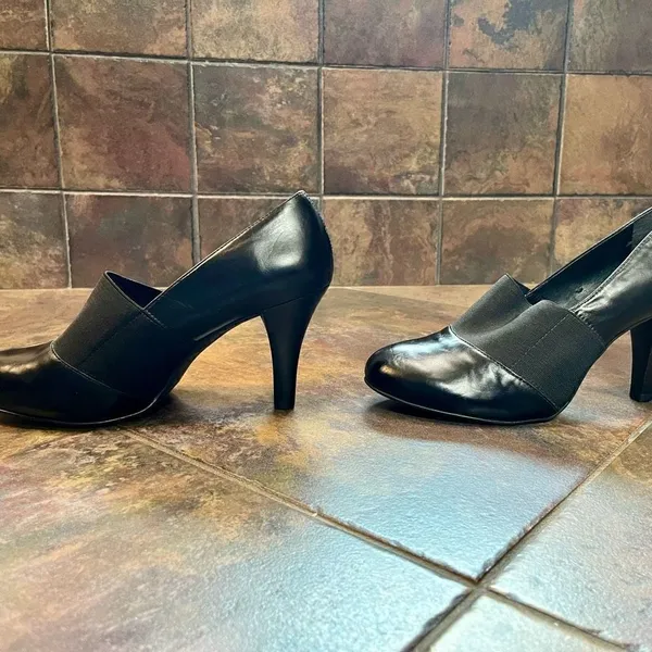 Alex Marie Black High Heel Pump Elastic Strap Size 8.5 M - Image 6
