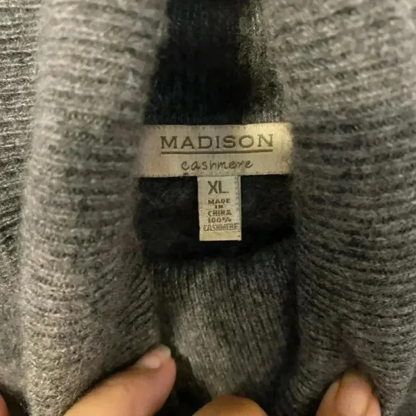 Madison Cashmere Gray Turtleneck Sweater Cropped Slim Fit Pullover Fuzzy‎ XL - Image 3