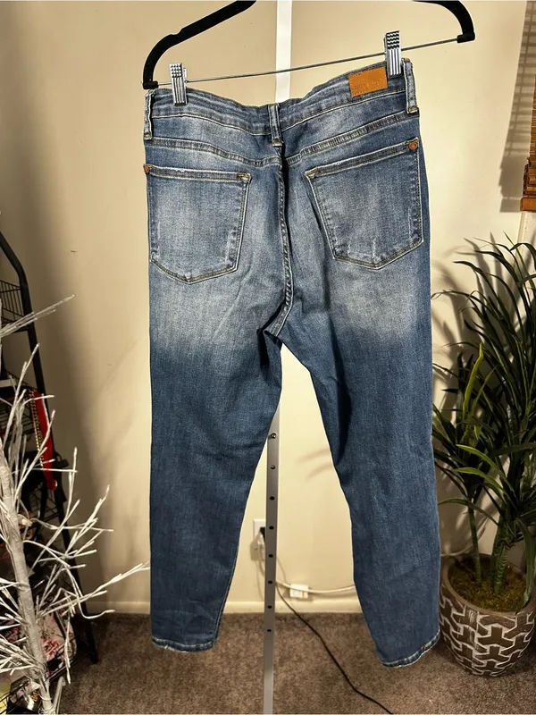 J144. Judy Blue Women's Distressed Mid-Rise Blue Jeans - Image 7