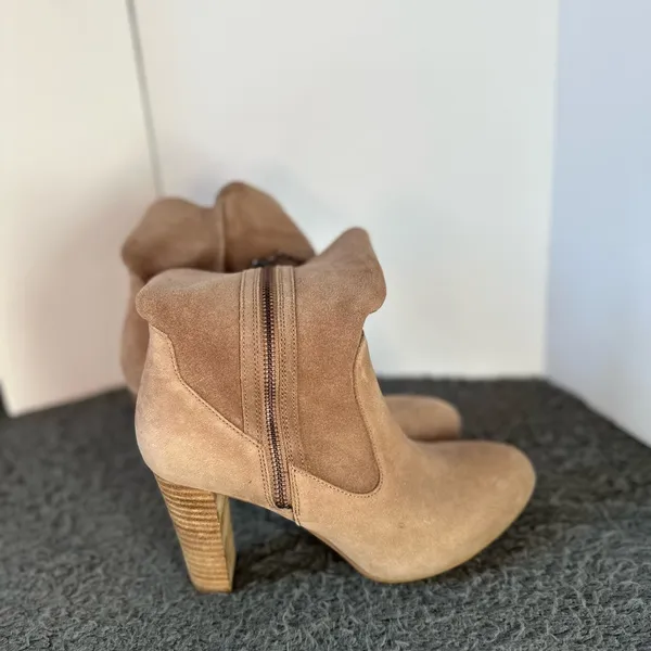 UGG Athena suede and textured leather boots, beige, women’s size 8 - Image 2
