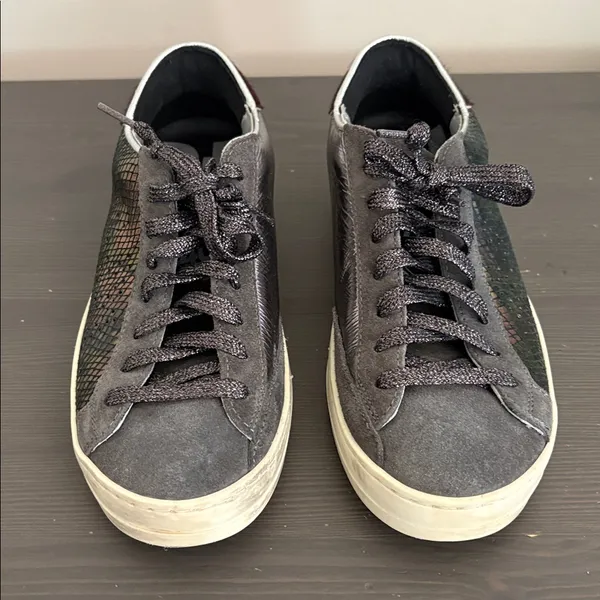 P448‎ John Turan Lace Up Sneakers Snake colorway Women’s size 37 Low Top - Image 4