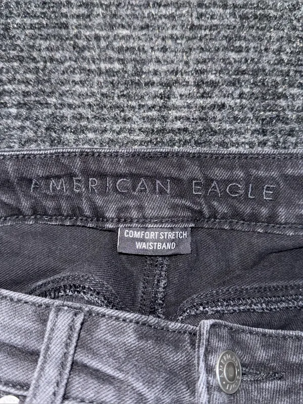 American Eagle Mom Straight Jeans Black Distressed Denim Women’s Sz 8 High Rise - Image 6