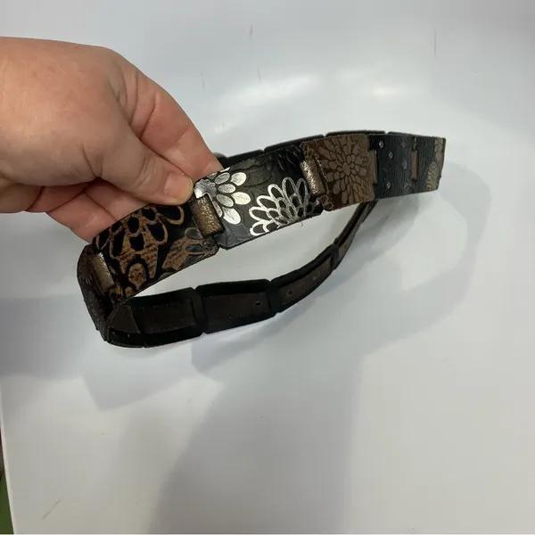 Fossil Genuine‎ Leather patchwork belt metallic size medium - Image 2