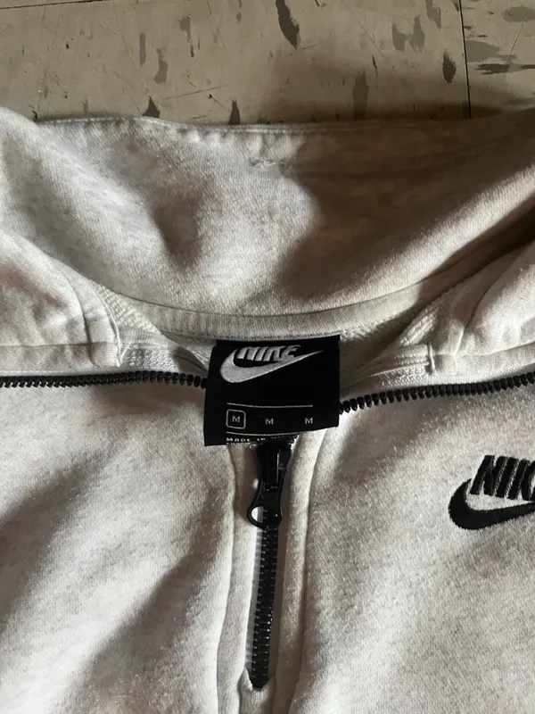 Nike Quarter-Zip Sweatshirt - Image 3