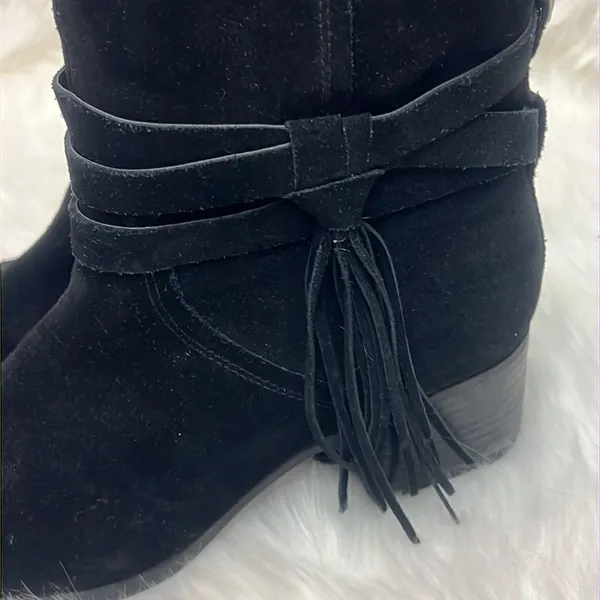 Koolaburra by UGG Women's Kenz Black Suede Tassel‎ Ankle Boots, Size 9 D23 - Image 4