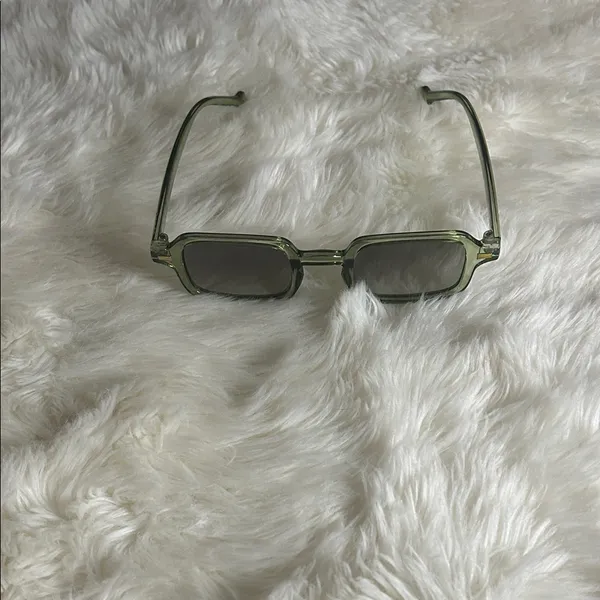 Trendy Olive Sunglasses Green - Image 3
