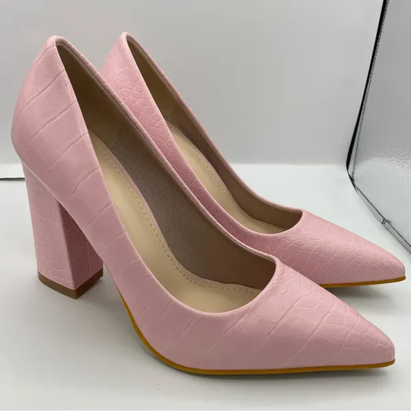 Women’s crocodile embossed chunky heeled pink court pumps Size 38/7.5US - Image 9