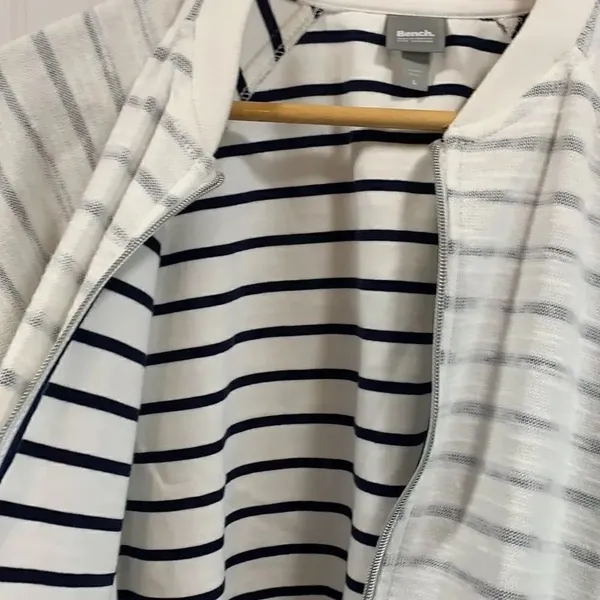 Bench zip up jacket  - Image 5