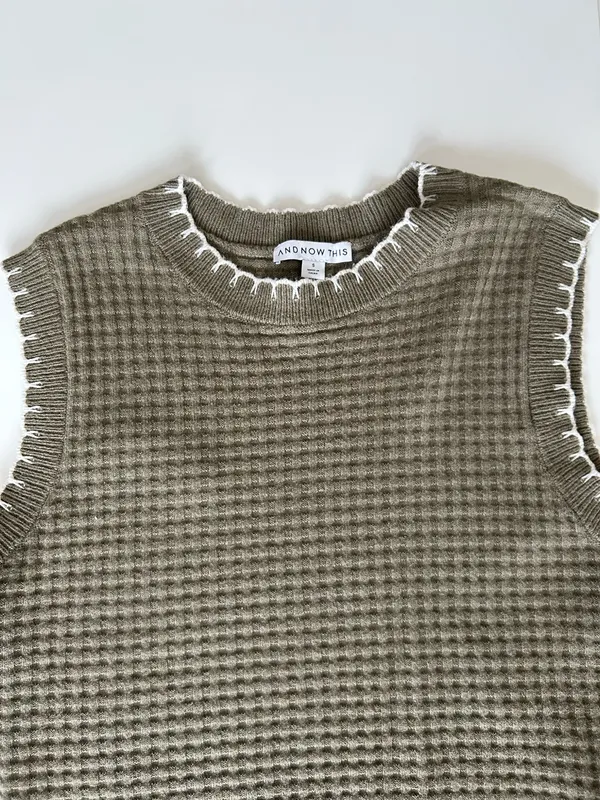 Macy's Olive green sweater vest - Image 5