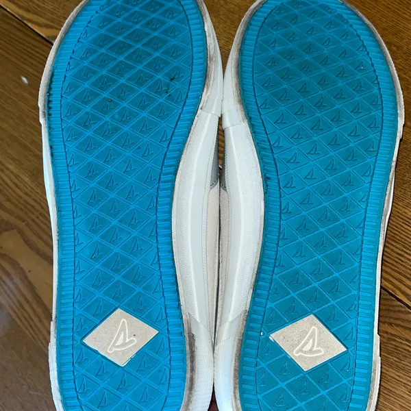 Sperry white sneaker size 6.5 - Image 3