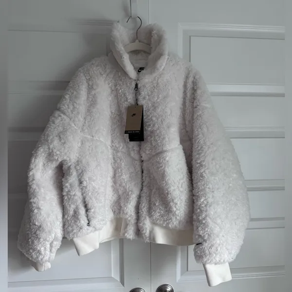 Nike Women's Essential Loose‎ Sherpa Bomber Jacket NWT - Image 6