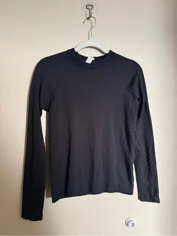 lululemon athletica Rest Less Pullover Shirt Sz 4 Black Rib Full Length - Image 5