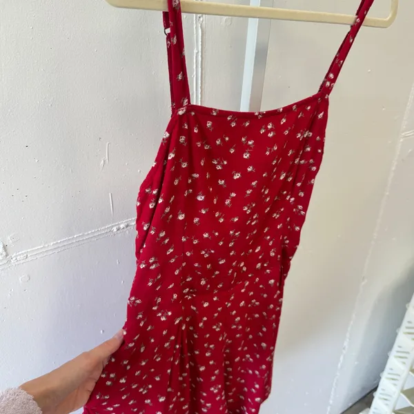 Hollister Red Floral Tie Back Cutout Romper Sleeveless Red White Floral Medium - Image 5
