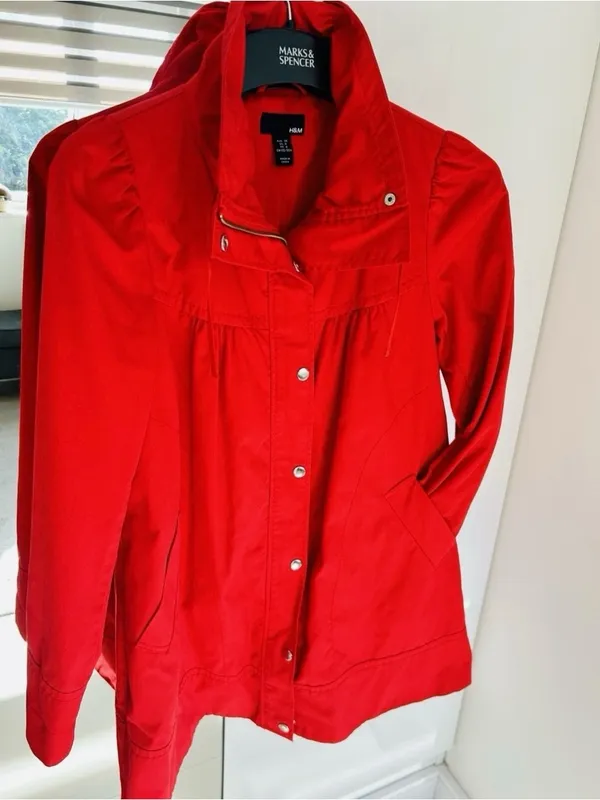 Old Money Y2K H&M red peacoat with a stand collar size 4 - Image 7