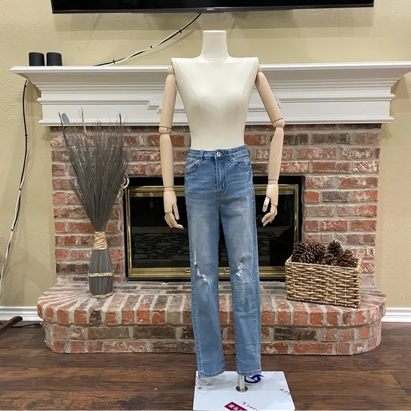 NWOT juniors skinny distressed high rise light wash jeans - Image 10