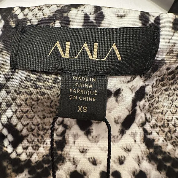 ALALA Women's Size XS Red Snake Print 1/4‎ Zip Windbreaker Jacket Athleisure NWT - Image 5