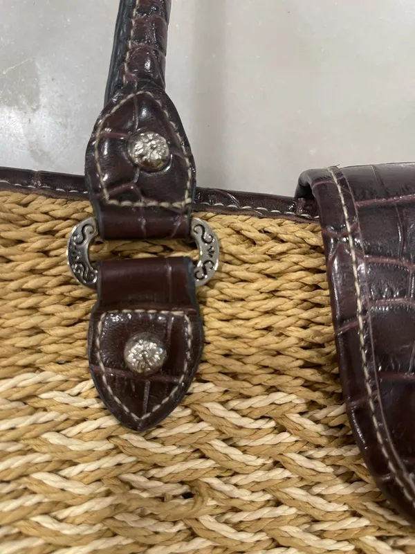 Tan Straw Woven Hand Bag Purse- Beautiful Metal Details - Image 6