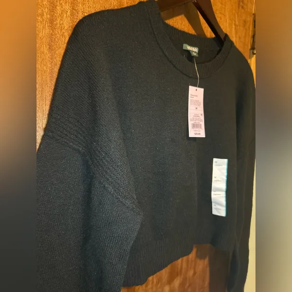 Wild Fable Black Cropped Sweater with slight balloon sleeve - Image 5