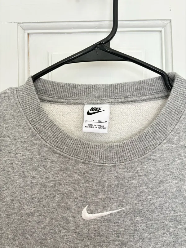 Cropped Nike Crewneck - Image 2