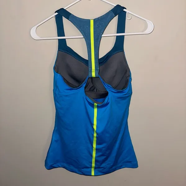 Nike tank top - Image 2